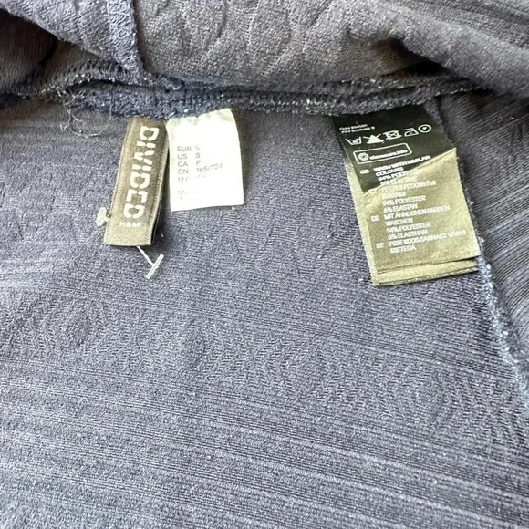 H&M Blue Textured Mini Skirt (Size Small) - Picture 2 of 7